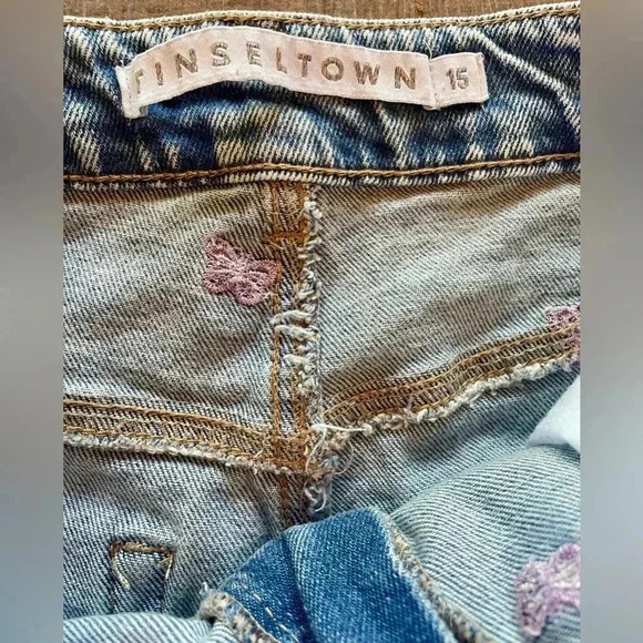 Tinseltown Butterfly Ripped Jeans NWT - Picture 4 of 8